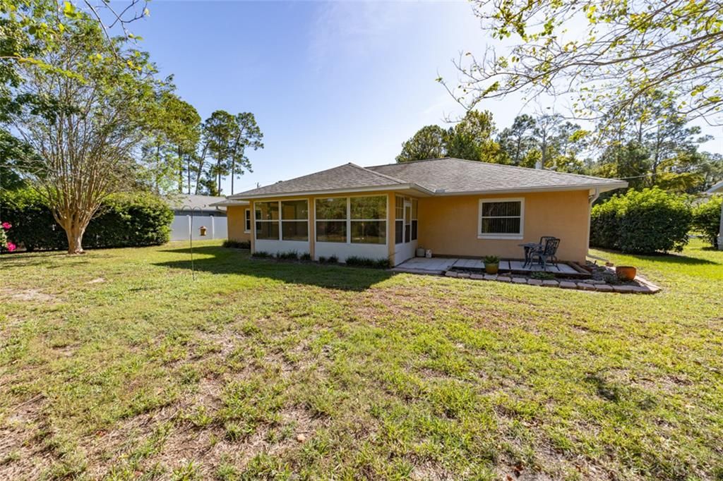 For Sale: $300,000 (3 beds, 2 baths, 1521 Square Feet)