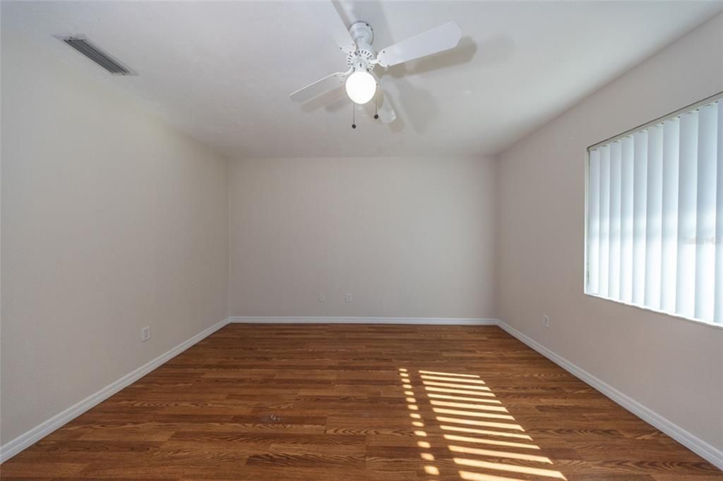 For Sale: $300,000 (3 beds, 2 baths, 1521 Square Feet)