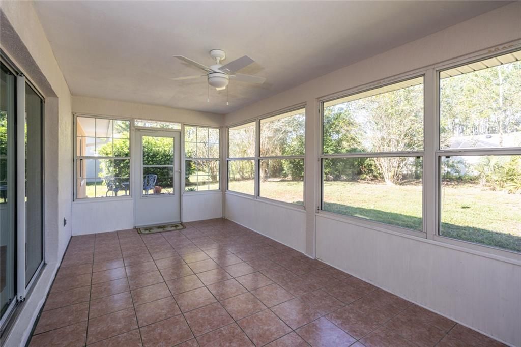 For Sale: $300,000 (3 beds, 2 baths, 1521 Square Feet)