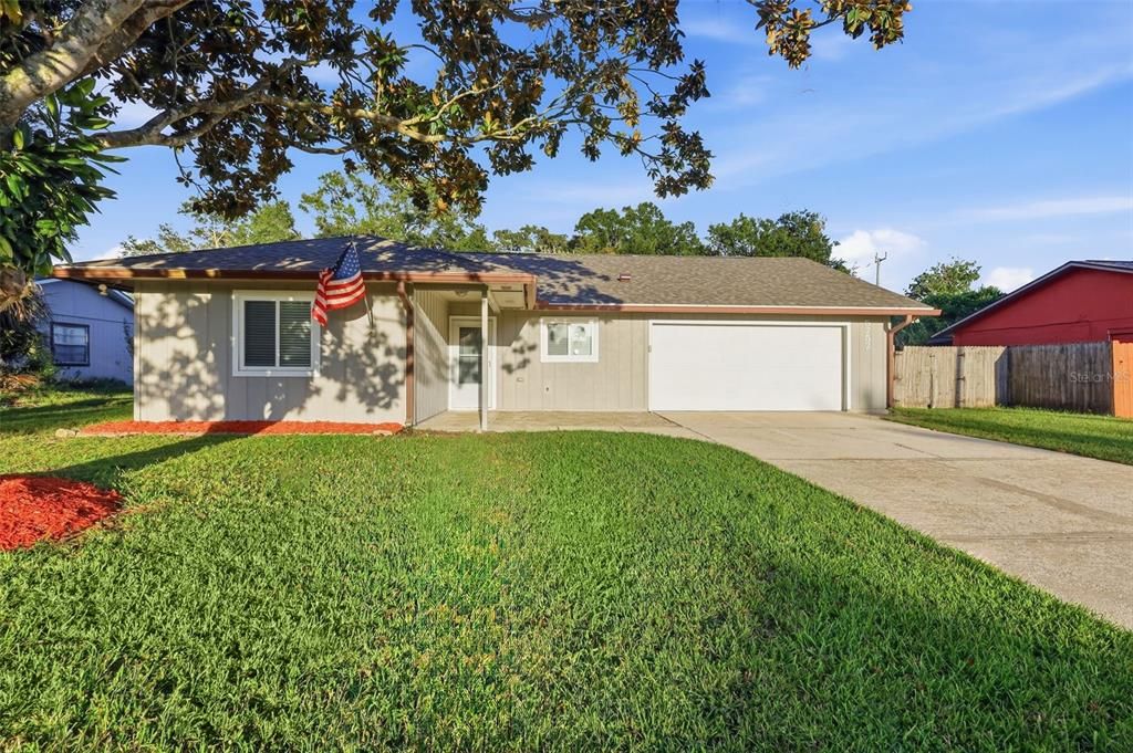 Active With Contract: $279,900 (2 beds, 2 baths, 1383 Square Feet)