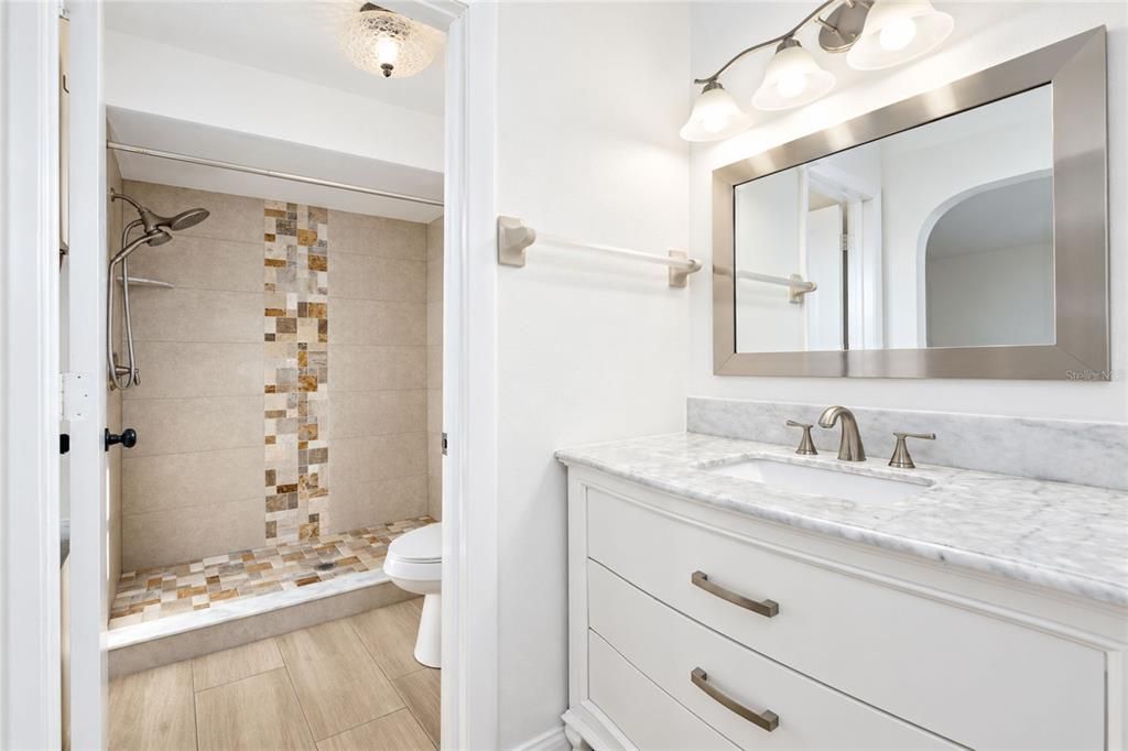 For Sale: $349,900 (2 beds, 2 baths, 1120 Square Feet)