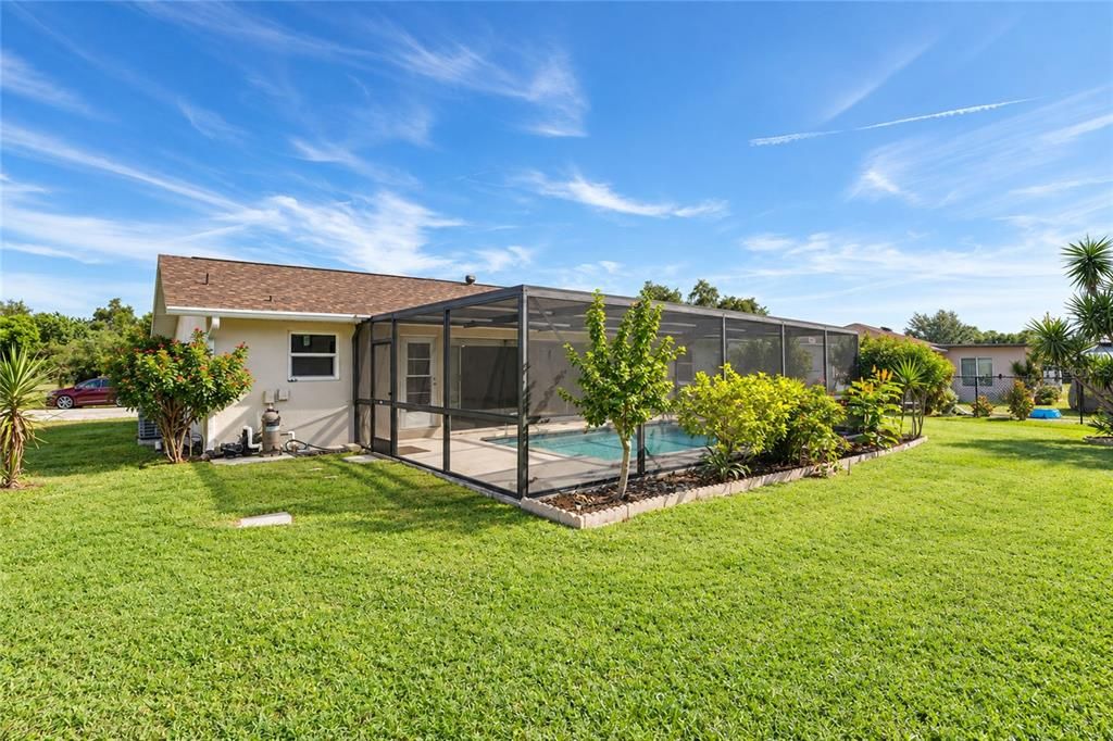 For Sale: $349,900 (2 beds, 2 baths, 1120 Square Feet)