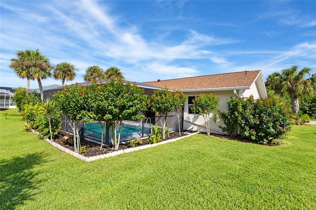 For Sale: $349,900 (2 beds, 2 baths, 1120 Square Feet)