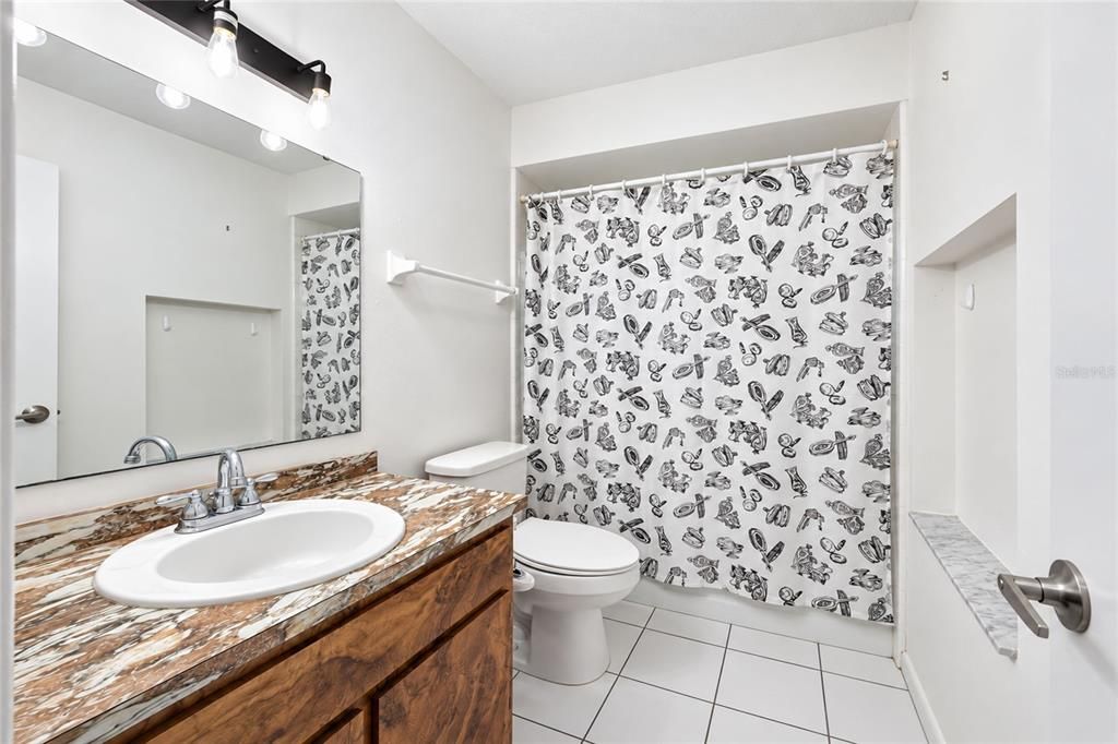 For Sale: $349,900 (2 beds, 2 baths, 1120 Square Feet)
