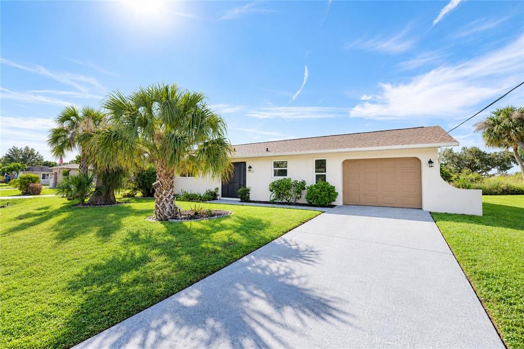 For Sale: $349,900 (2 beds, 2 baths, 1120 Square Feet)