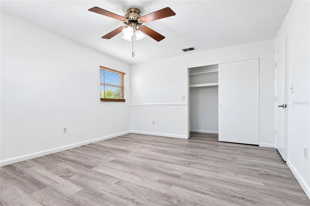 For Sale: $349,900 (2 beds, 2 baths, 1120 Square Feet)