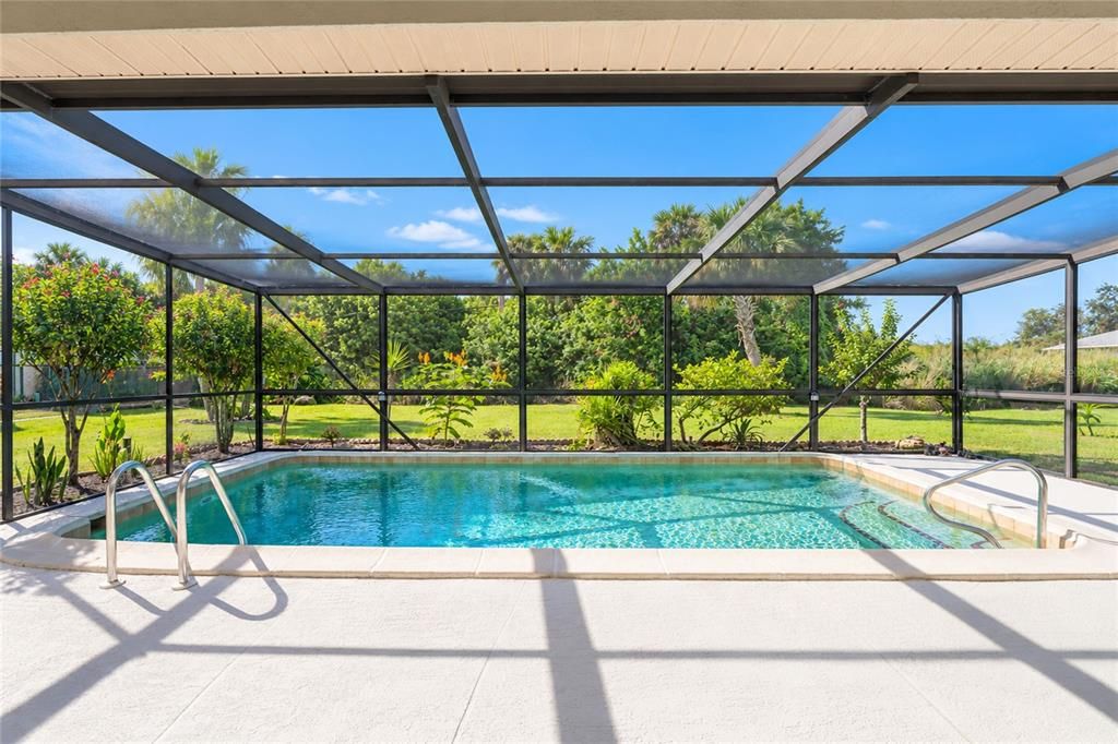 For Sale: $349,900 (2 beds, 2 baths, 1120 Square Feet)