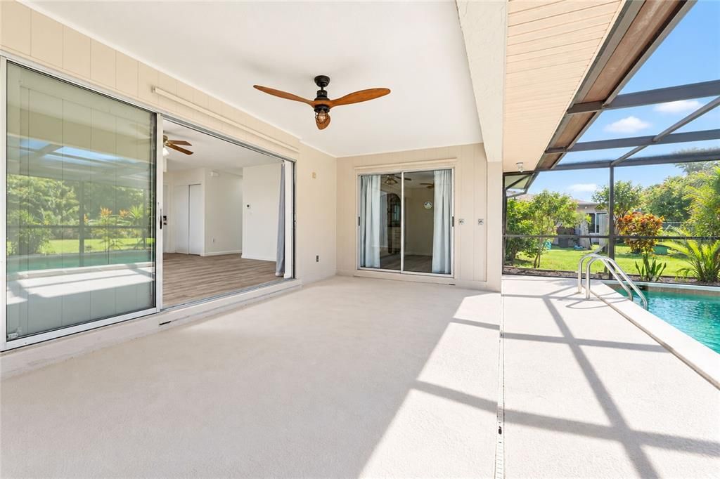 For Sale: $349,900 (2 beds, 2 baths, 1120 Square Feet)