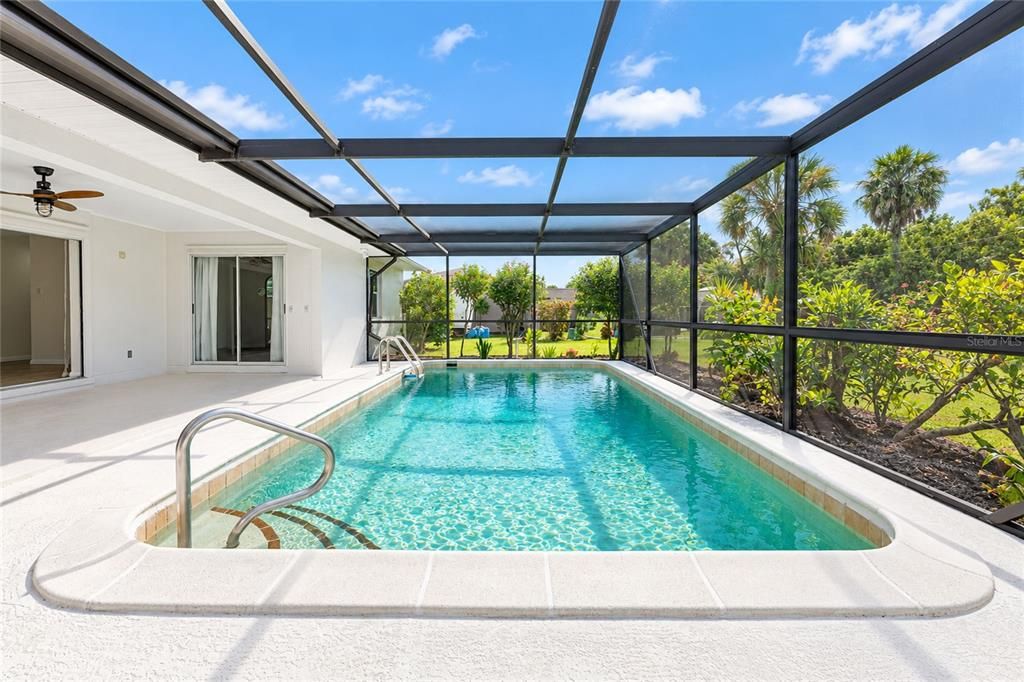 For Sale: $349,900 (2 beds, 2 baths, 1120 Square Feet)