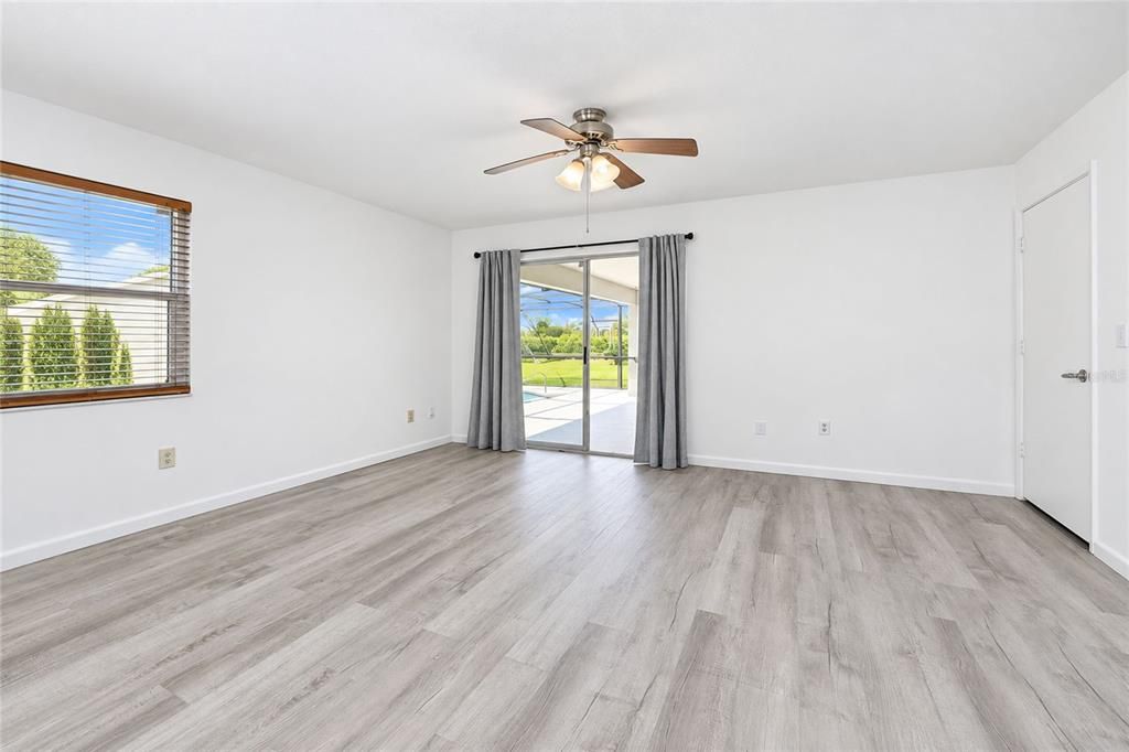 For Sale: $349,900 (2 beds, 2 baths, 1120 Square Feet)