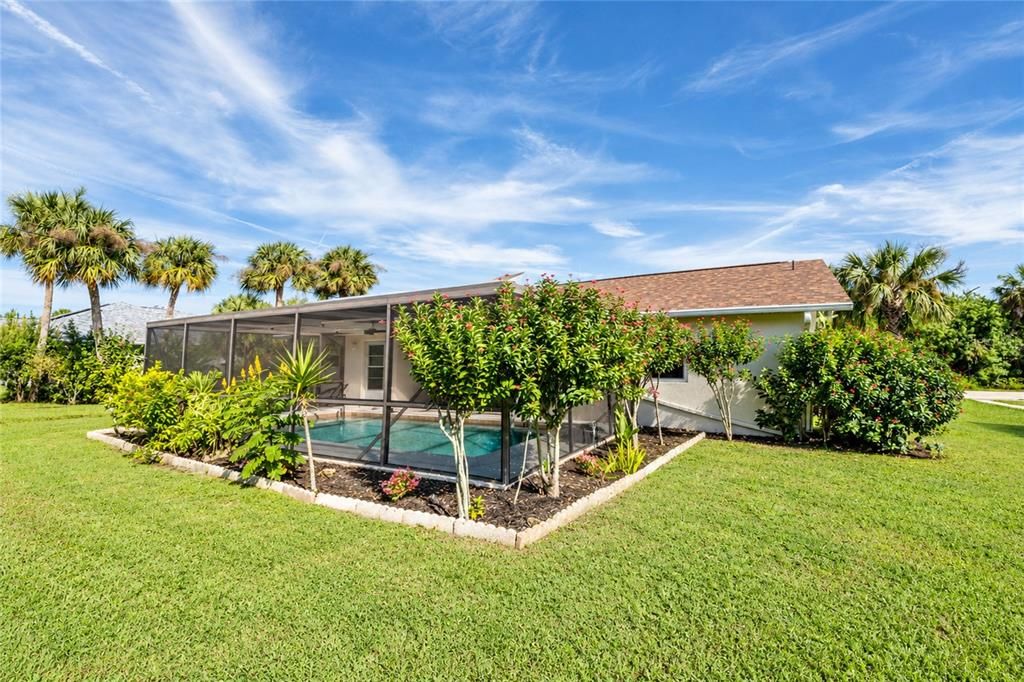 For Sale: $349,900 (2 beds, 2 baths, 1120 Square Feet)