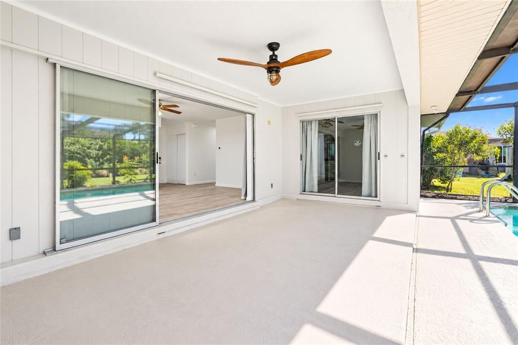 For Sale: $349,900 (2 beds, 2 baths, 1120 Square Feet)
