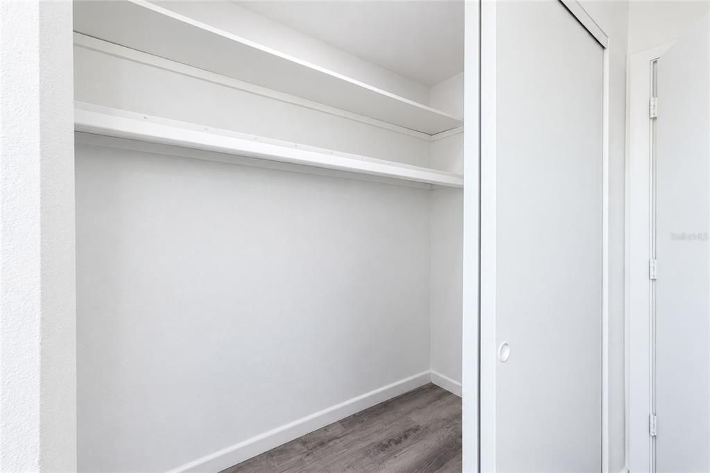 For Sale: $349,900 (2 beds, 2 baths, 1120 Square Feet)