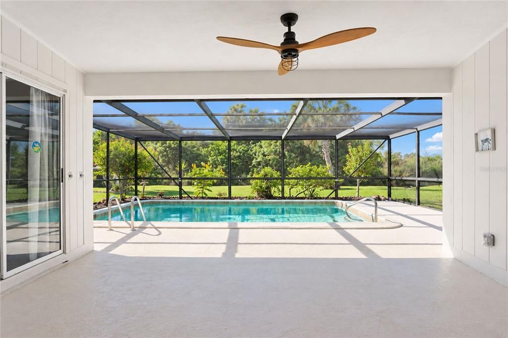 For Sale: $349,900 (2 beds, 2 baths, 1120 Square Feet)