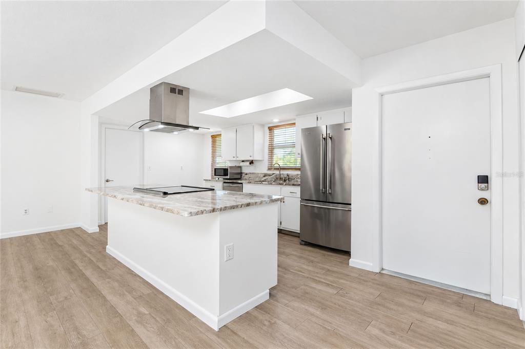 For Sale: $349,900 (2 beds, 2 baths, 1120 Square Feet)