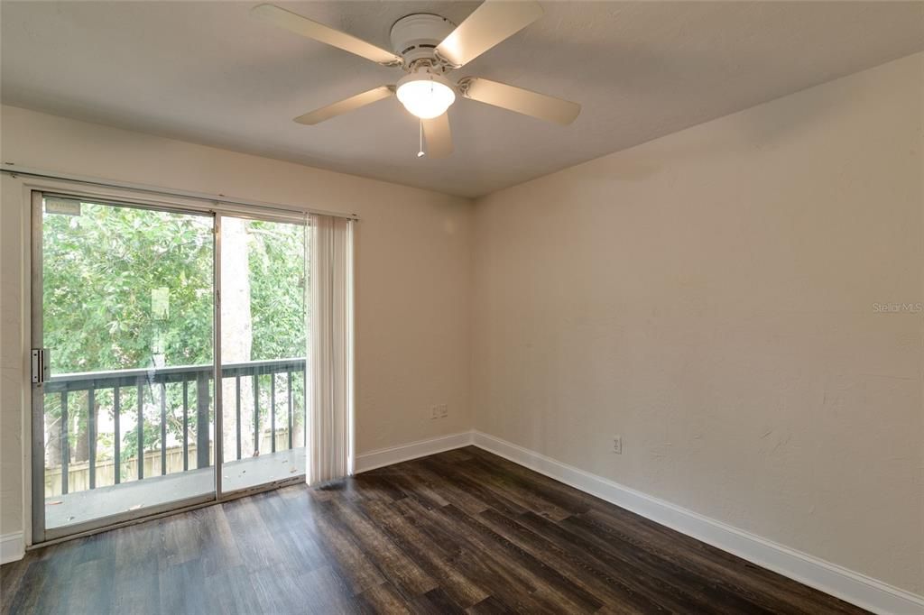 For Rent: $1,100 (1 beds, 1 baths, 560 Square Feet)