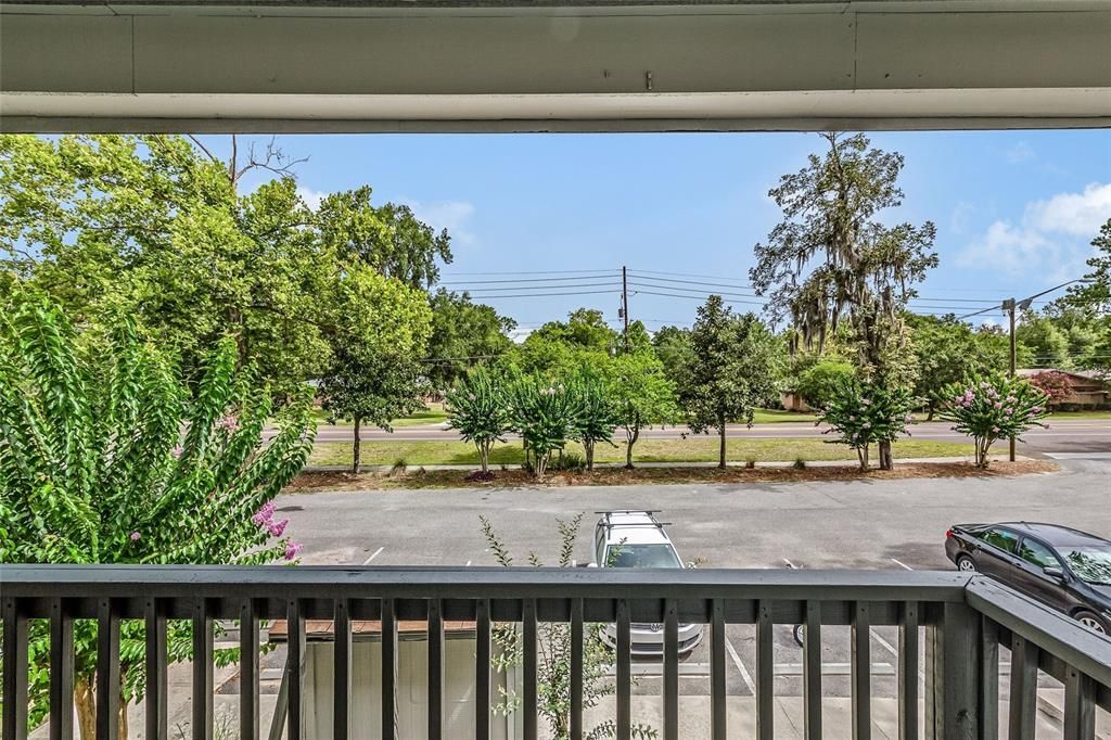 For Rent: $1,100 (1 beds, 1 baths, 560 Square Feet)