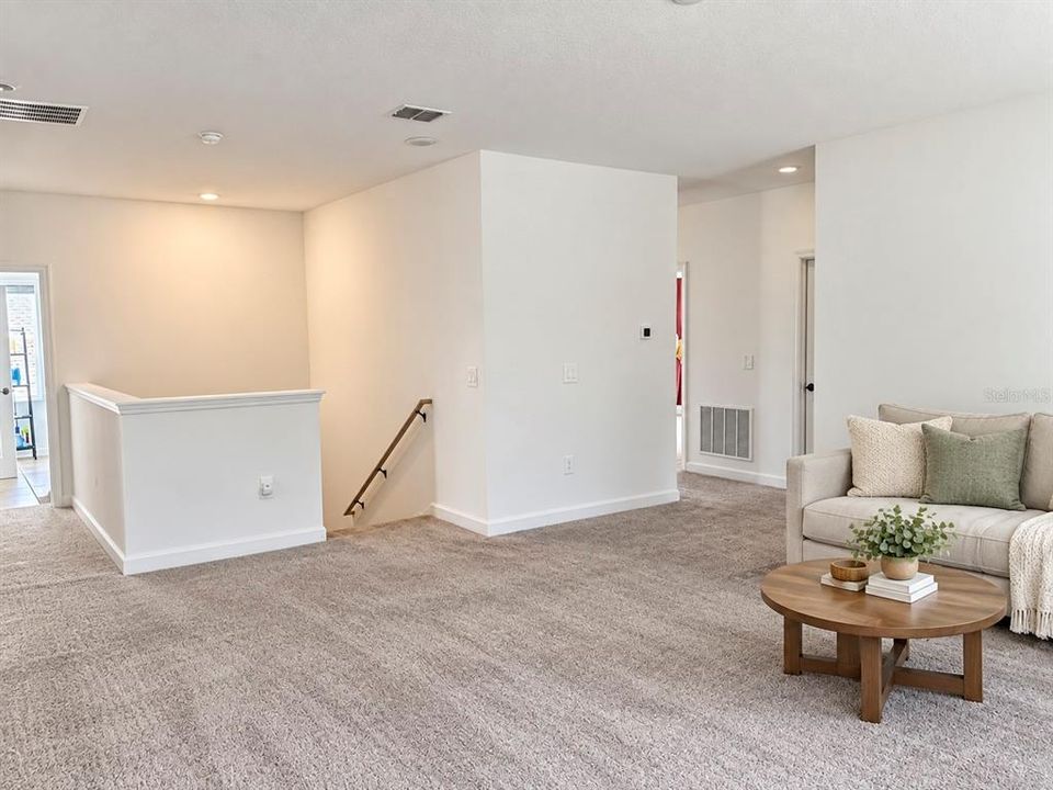 For Rent: $3,000 (5 beds, 3 baths, 3290 Square Feet)