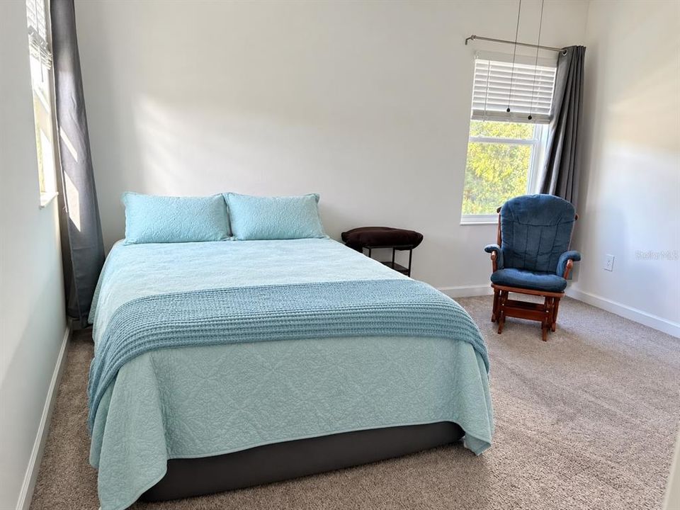 For Rent: $3,000 (5 beds, 3 baths, 3290 Square Feet)