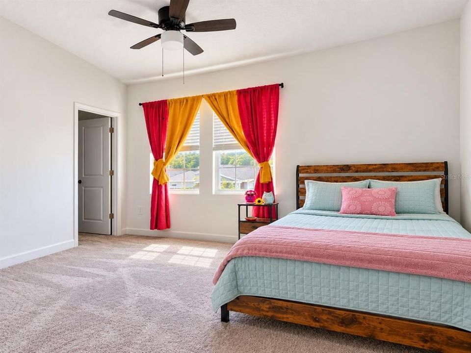 For Rent: $3,000 (5 beds, 3 baths, 3290 Square Feet)