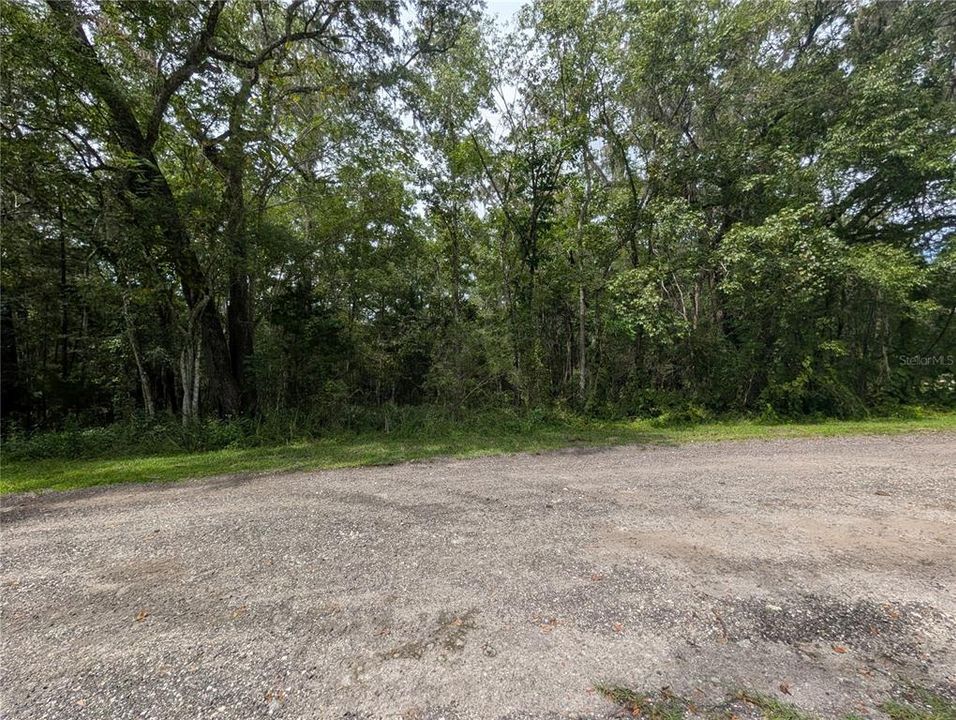 待售: $517,000 (4.00 acres)