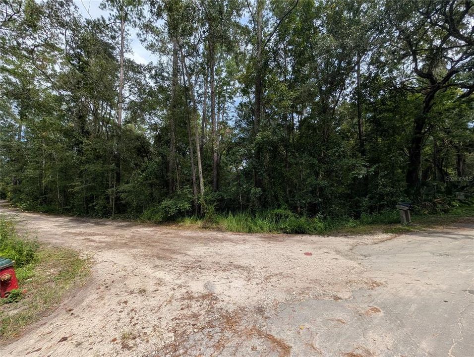 待售: $517,000 (4.00 acres)