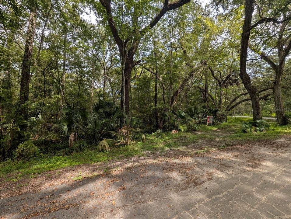 待售: $517,000 (4.00 acres)