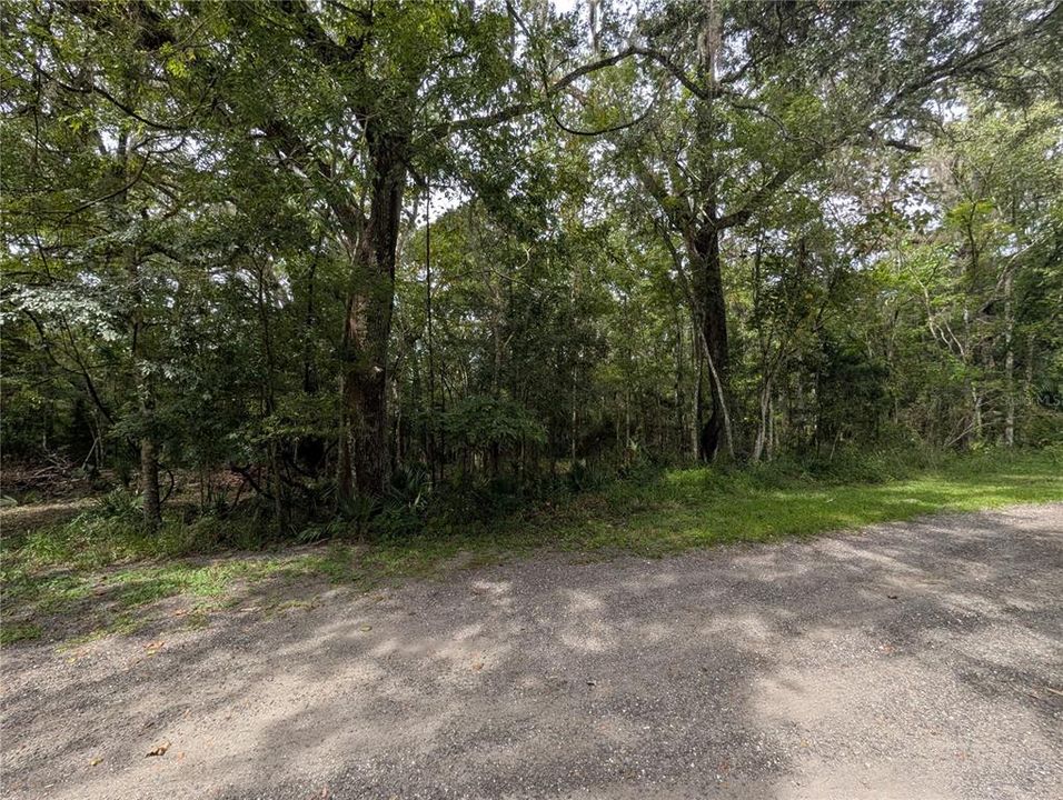 待售: $517,000 (4.00 acres)