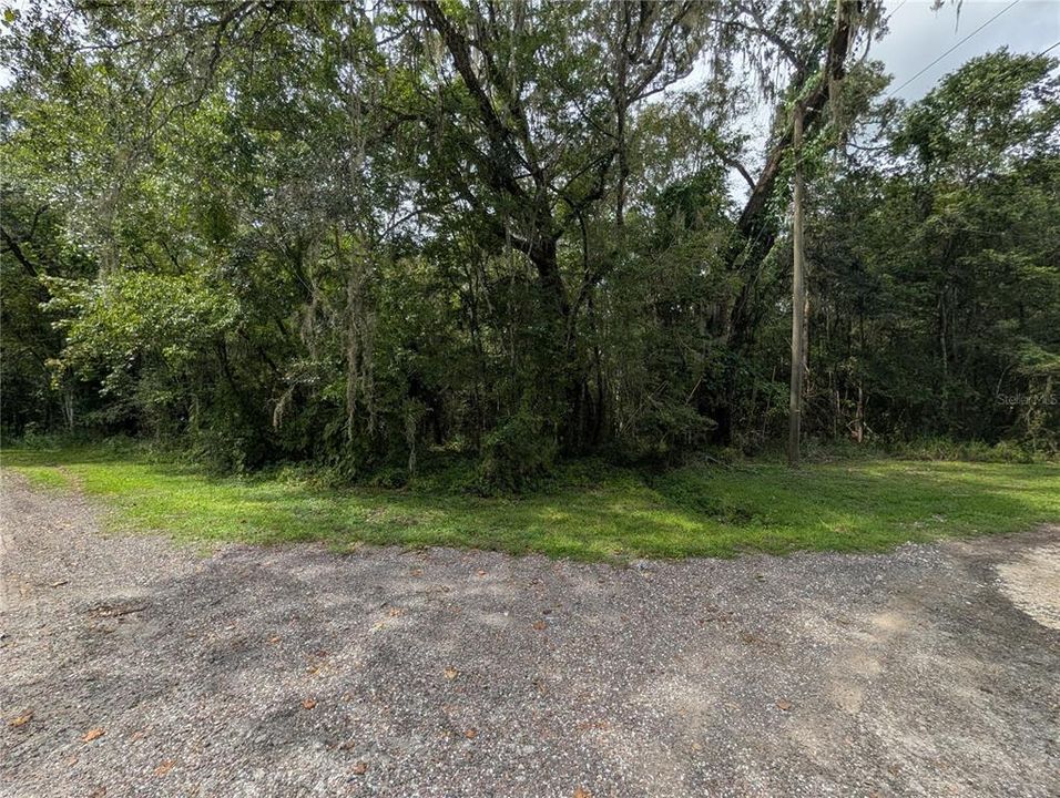 待售: $517,000 (4.00 acres)