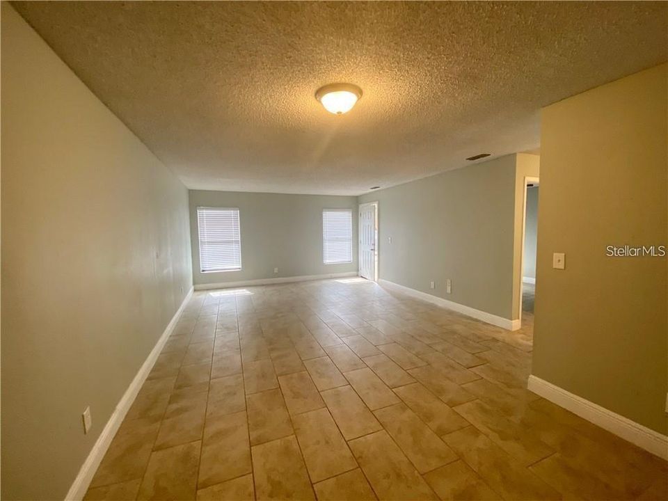 For Rent: $1,250 (2 beds, 2 baths, 1025 Square Feet)