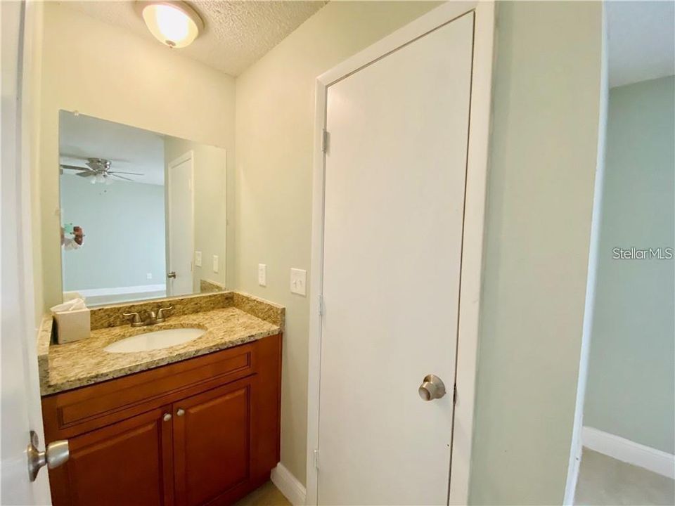 For Rent: $1,250 (2 beds, 2 baths, 1025 Square Feet)