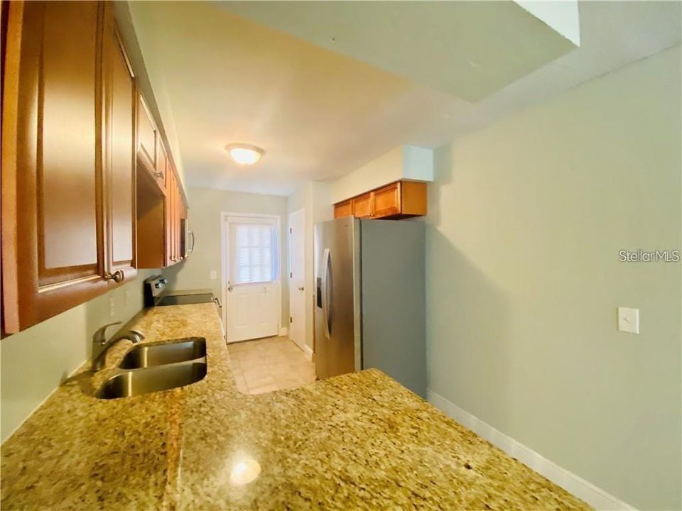 For Rent: $1,250 (2 beds, 2 baths, 1025 Square Feet)