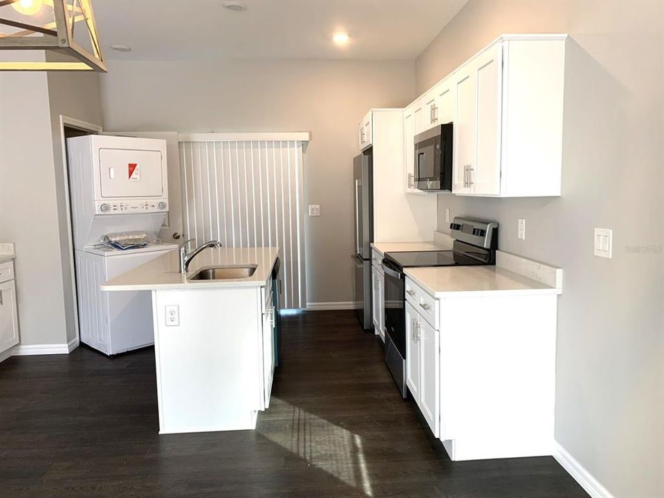For Rent: $1,295 (2 beds, 2 baths, 941 Square Feet)