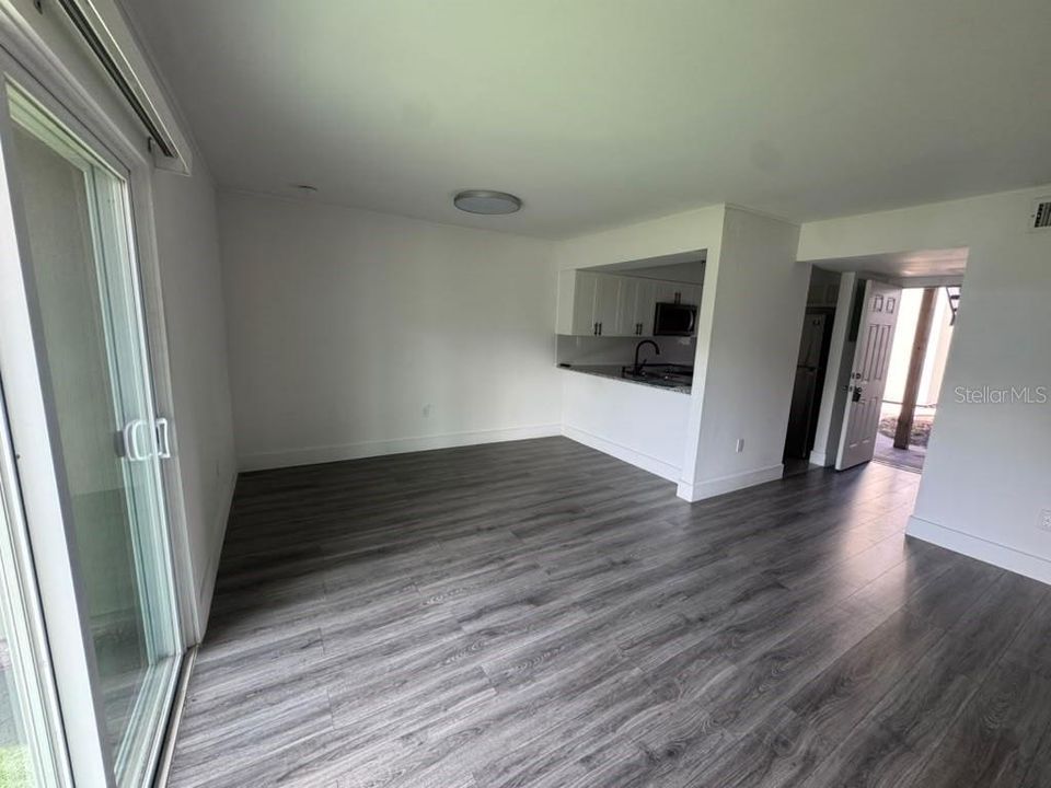 For Sale: $100,000 (1 beds, 1 baths, 785 Square Feet)