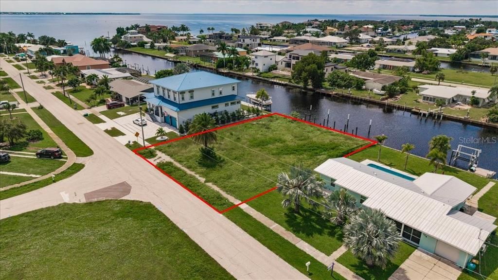 待售: $375,000 (0.29 acres)