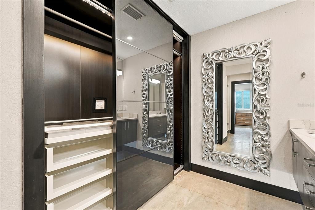 For Rent: $2,950 (2 beds, 2 baths, 1250 Square Feet)
