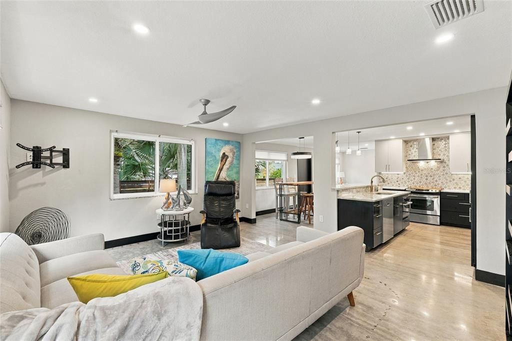 For Rent: $2,950 (2 beds, 2 baths, 1250 Square Feet)