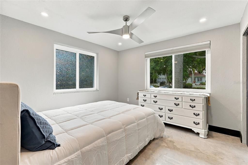 For Rent: $2,950 (2 beds, 2 baths, 1250 Square Feet)