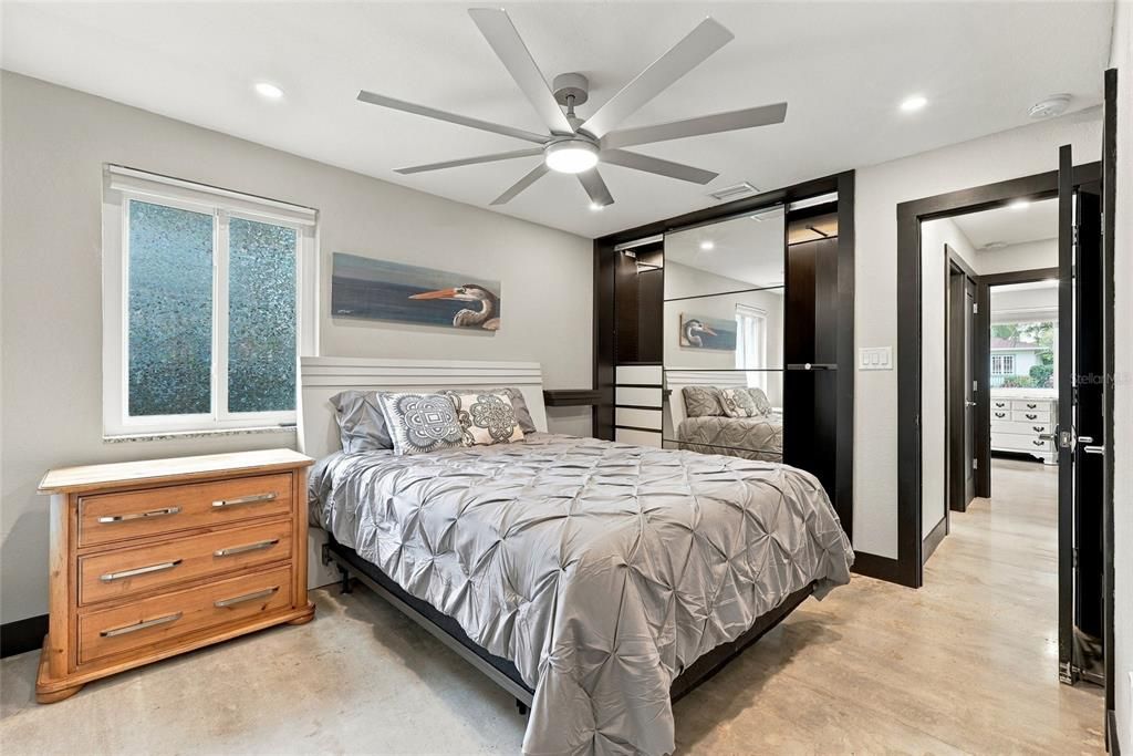 For Rent: $2,950 (2 beds, 2 baths, 1250 Square Feet)