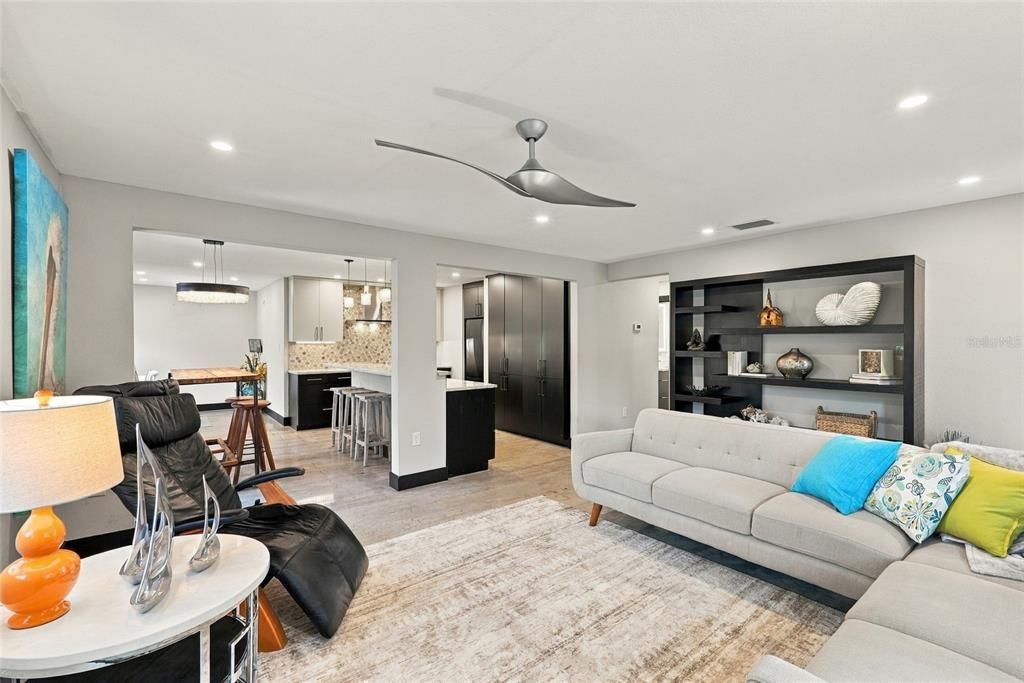 For Rent: $2,950 (2 beds, 2 baths, 1250 Square Feet)