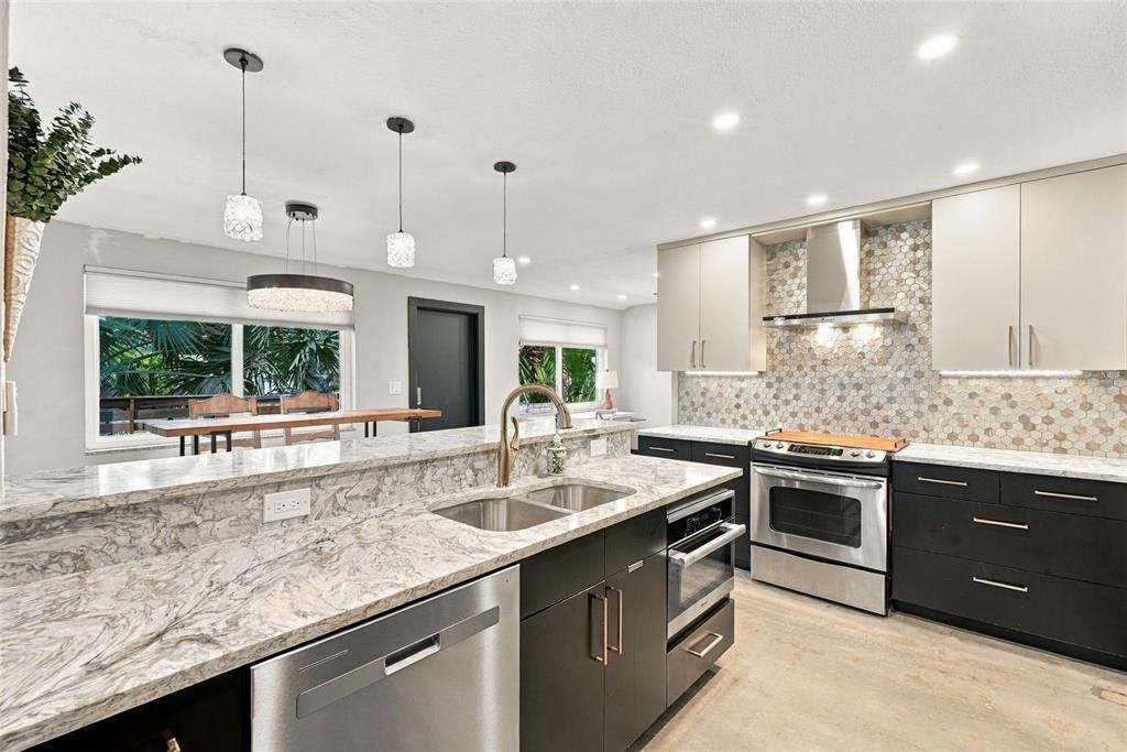 For Rent: $2,950 (2 beds, 2 baths, 1250 Square Feet)
