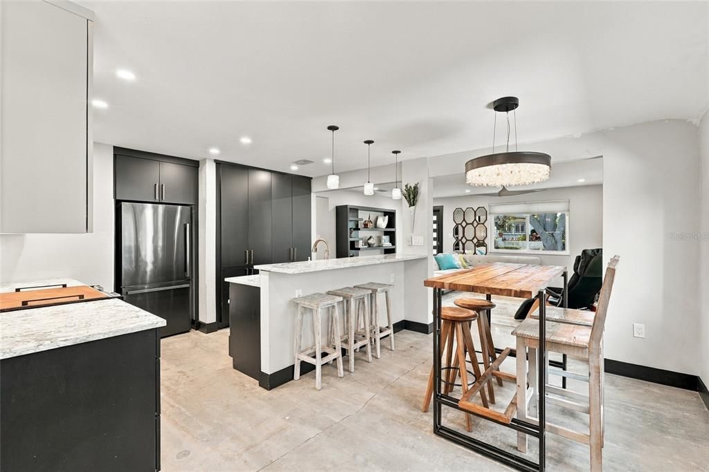 For Rent: $2,950 (2 beds, 2 baths, 1250 Square Feet)