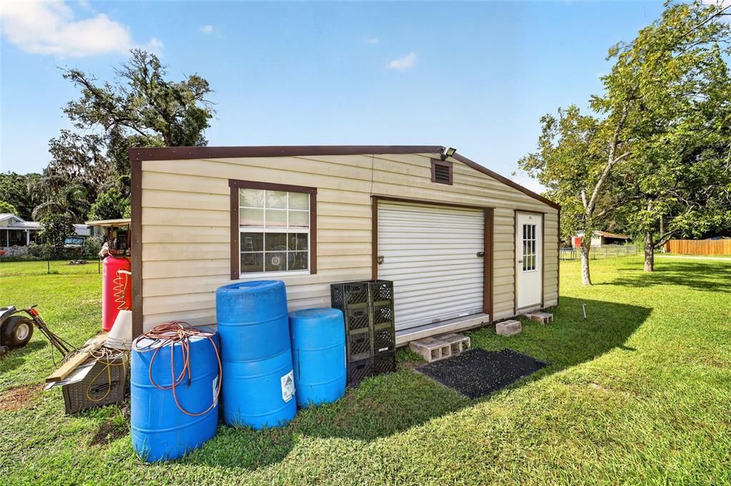 For Sale: $225,000 (2 beds, 2 baths, 1085 Square Feet)