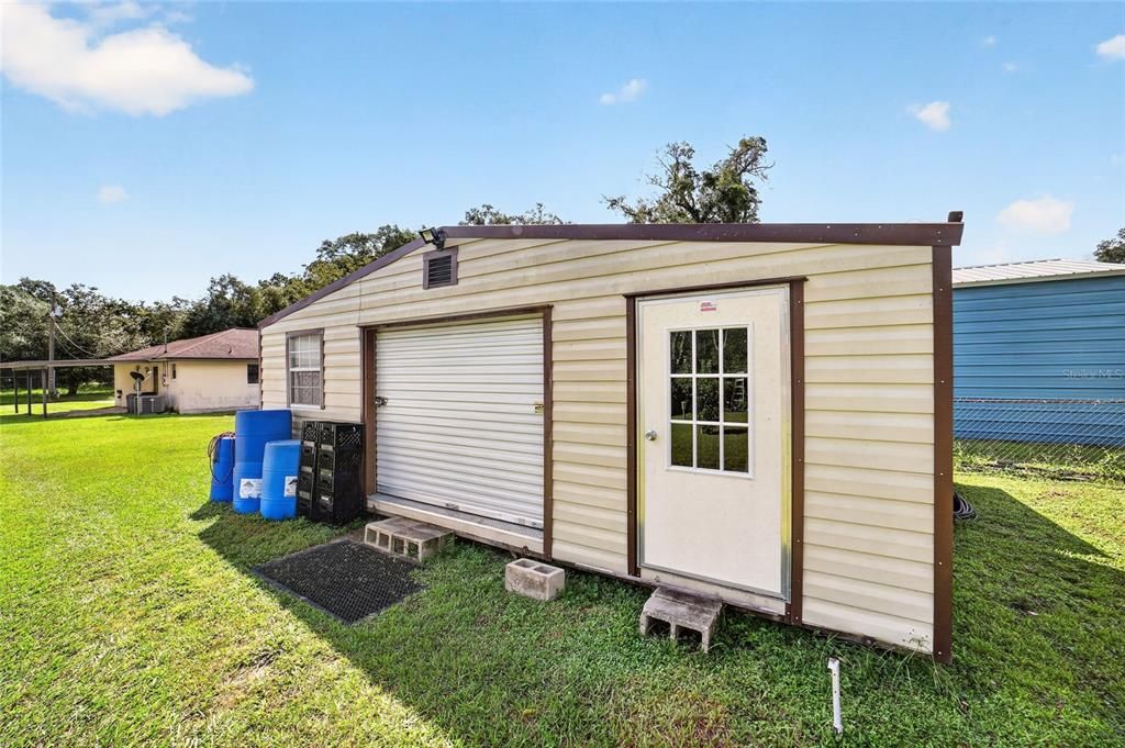For Sale: $225,000 (2 beds, 2 baths, 1085 Square Feet)