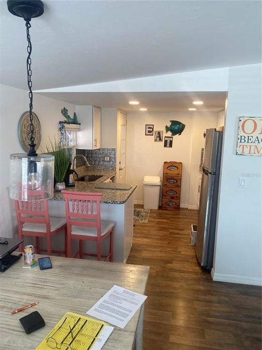 For Rent: $1,400 (2 beds, 1 baths, 780 Square Feet)
