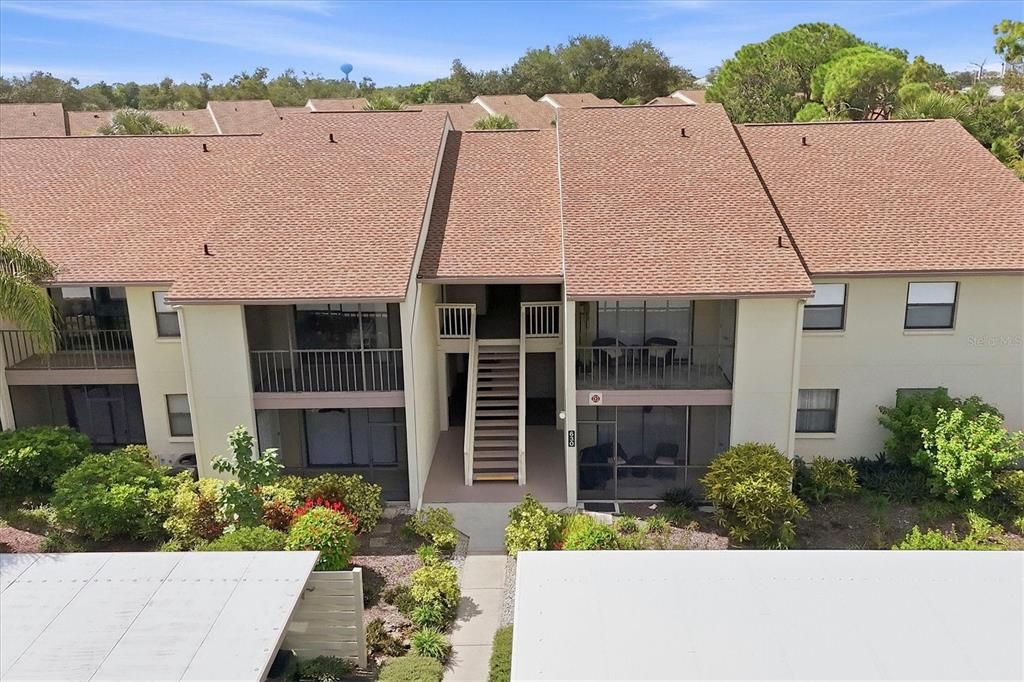 For Sale: $199,000 (2 beds, 2 baths, 888 Square Feet)