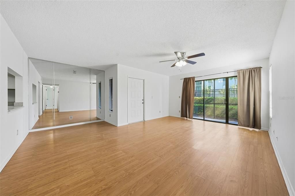 For Rent: $1,400 (2 beds, 2 baths, 1025 Square Feet)