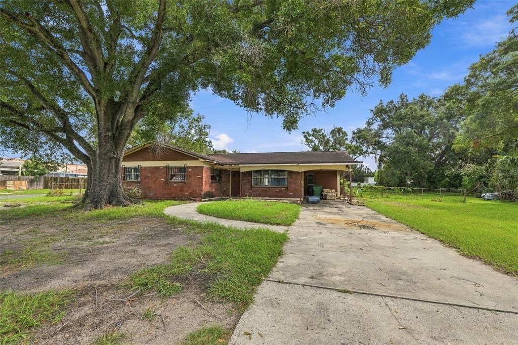 For Sale: $499,900 (4 beds, 2 baths, 1296 Square Feet)