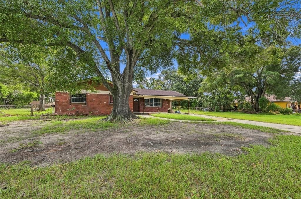 For Sale: $499,900 (4 beds, 2 baths, 1296 Square Feet)