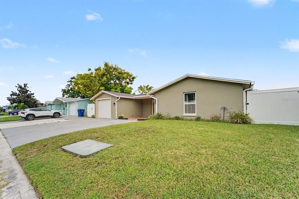 For Sale: $385,000 (2 beds, 2 baths, 1112 Square Feet)